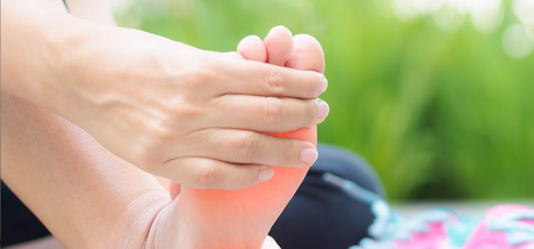 Fascitis Plantar: Causas, Síntomas y Tratamiento en la Consulta de Podología Julia Franco Fascitis Plantar: Causas, Síntomas y Tratamiento en la Consulta de Podología Julia Franco